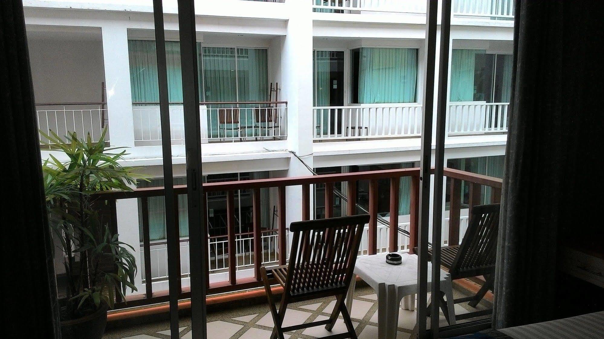 โรงแรมออเรนจ์ Patong ภายนอก รูปภาพ