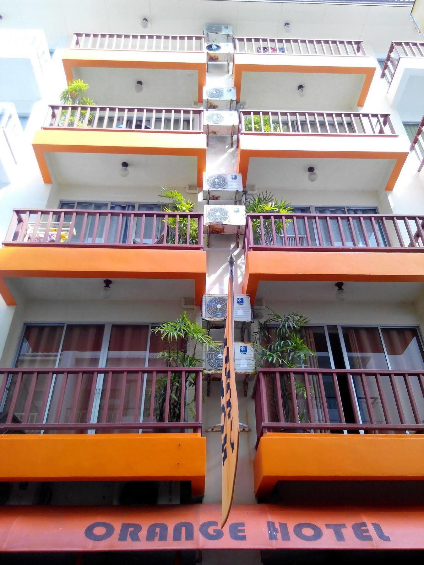 โรงแรมออเรนจ์ Patong ภายนอก รูปภาพ